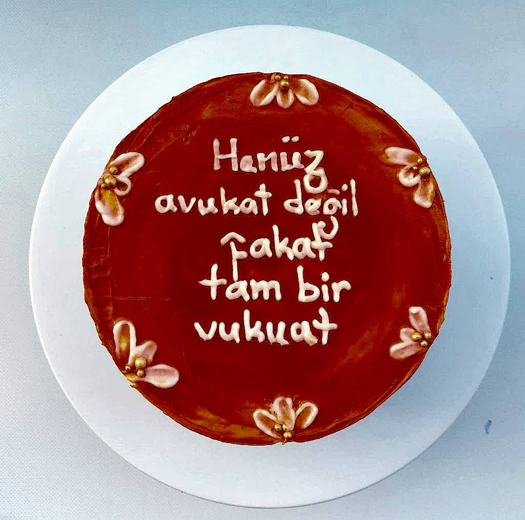 Aynı gün içinde teslim için 07:00 - 18:00 saatleri arasında sipariş verebilirsiniz
Not : Özel Tasarım Pastalar İçin 2 Gün Önce Sipariş Verebilirsiniz