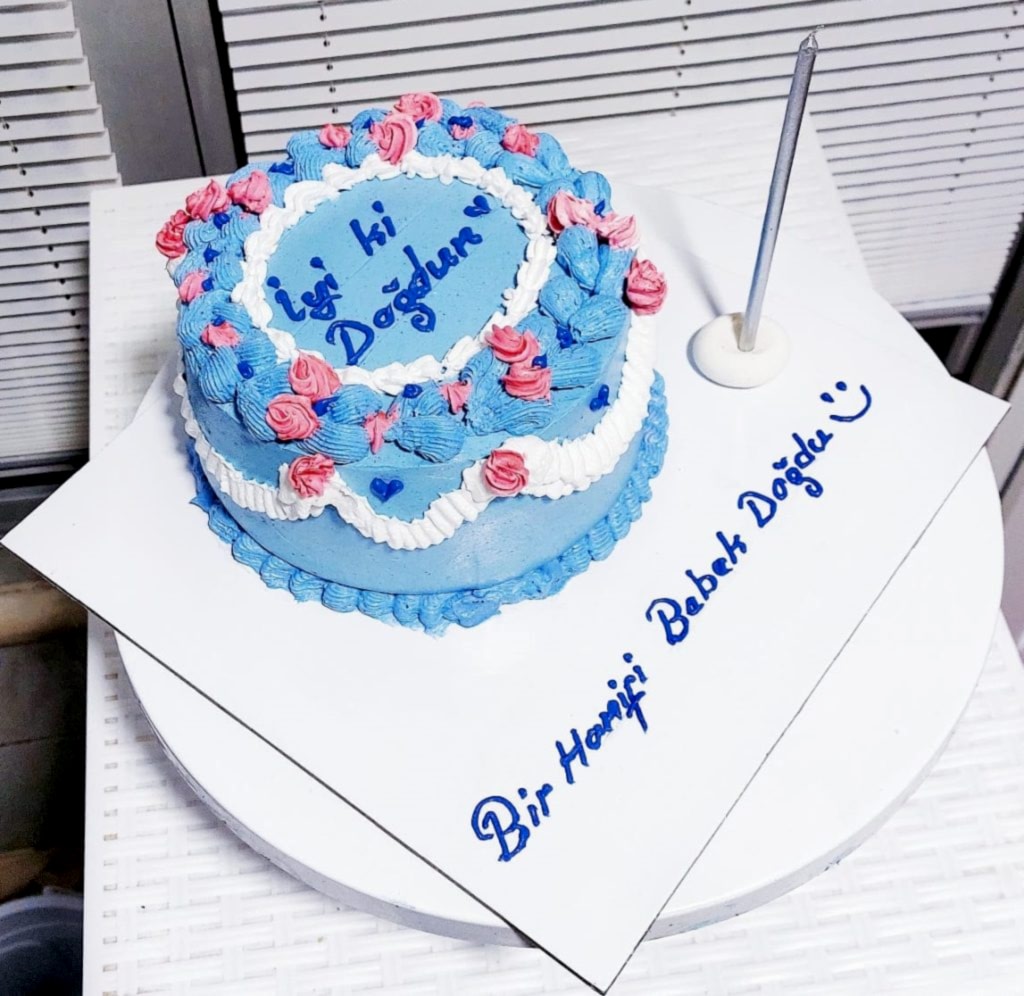 Aynı gün içinde teslim için 07:00 - 18:00 saatleri arasında sipariş verebilirsiniz
Not : Özel Tasarım Pastalar İçin 2 Gün Önce Sipariş Verebilirsiniz