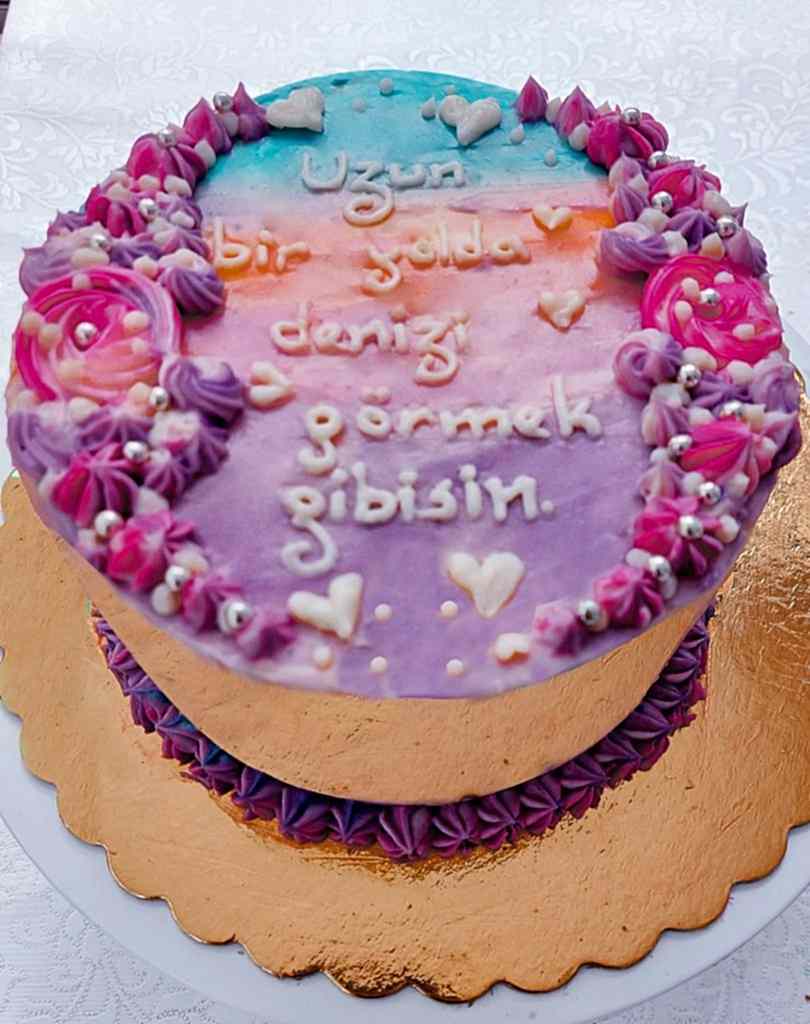 Aynı gün içinde teslim için 07:00 - 18:00 saatleri arasında sipariş verebilirsiniz
Not : Özel Tasarım Pastalar İçin 2 Gün Önce Sipariş Verebilirsiniz