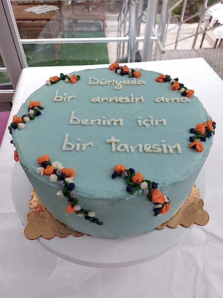 Aynı gün içinde teslim için 07:00 - 18:00 saatleri arasında sipariş verebilirsiniz
Not : Özel Tasarım Pastalar İçin 2 Gün Önce Sipariş Verebilirsiniz