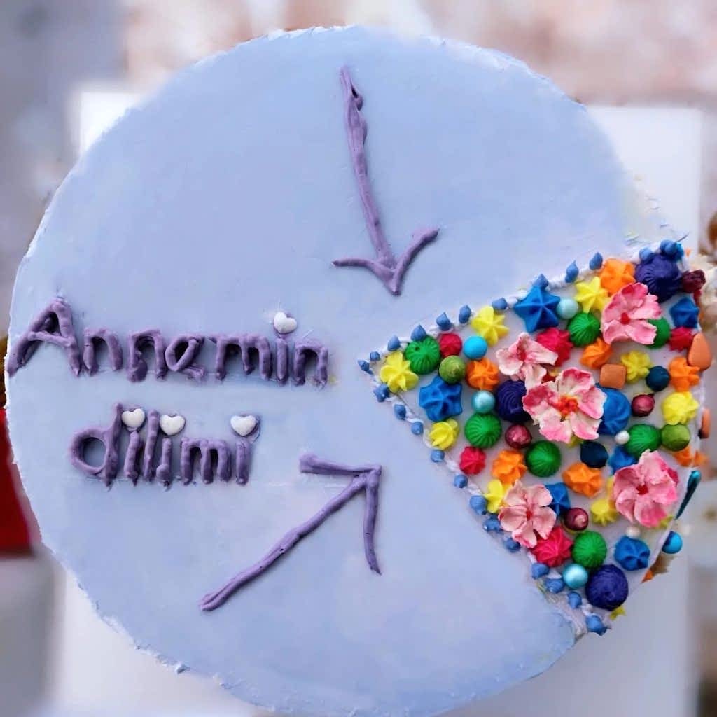 Aynı gün içinde teslim için 07:00 - 18:00 saatleri arasında sipariş verebilirsiniz
Not : Özel Tasarım Pastalar İçin 2 Gün Önce Sipariş Verebilirsiniz