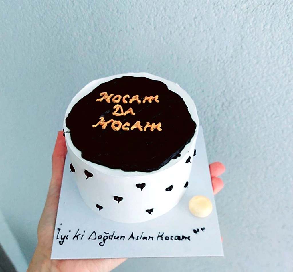 Aynı gün içinde teslim için 07:00 - 18:00 saatleri arasında sipariş verebilirsiniz
Not : Özel Tasarım Pastalar İçin 2 Gün Önce Sipariş Verebilirsiniz