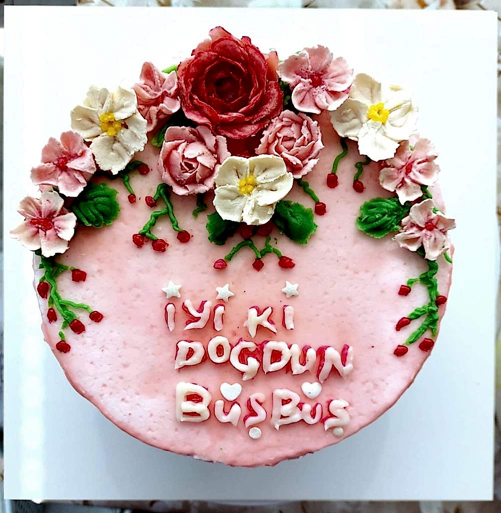 Aynı gün içinde teslim için 07:00 - 18:00 saatleri arasında sipariş verebilirsiniz
Not : Özel Tasarım Pastalar İçin 2 Gün Önce Sipariş Verebilirsiniz