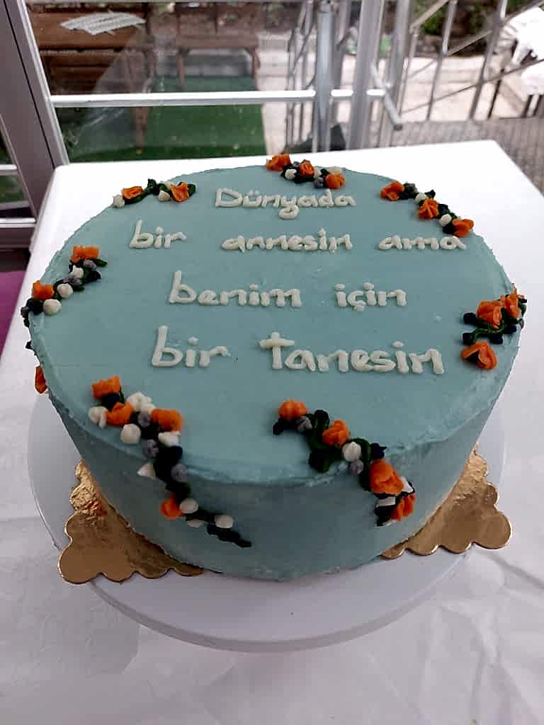 Aynı gün içinde teslim için 07:00 - 18:00 saatleri arasında sipariş verebilirsiniz
Not : Özel Tasarım Pastalar İçin 2 Gün Önce Sipariş Verebilirsiniz