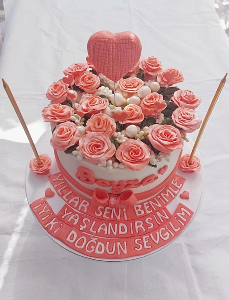 Aynı gün içinde teslim için 07:00 - 18:00 saatleri arasında sipariş verebilirsiniz
Not : Özel Tasarım Pastalar İçin 2 Gün Önce Sipariş Verebilirsiniz