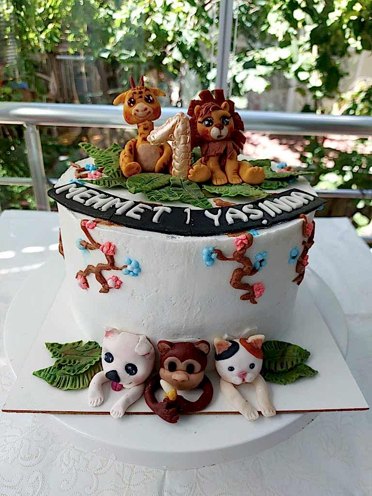 Aynı gün içinde teslim için 07:00 - 18:00 saatleri arasında sipariş verebilirsiniz
Not : Özel Tasarım Pastalar İçin 2 Gün Önce Sipariş Verebilirsiniz