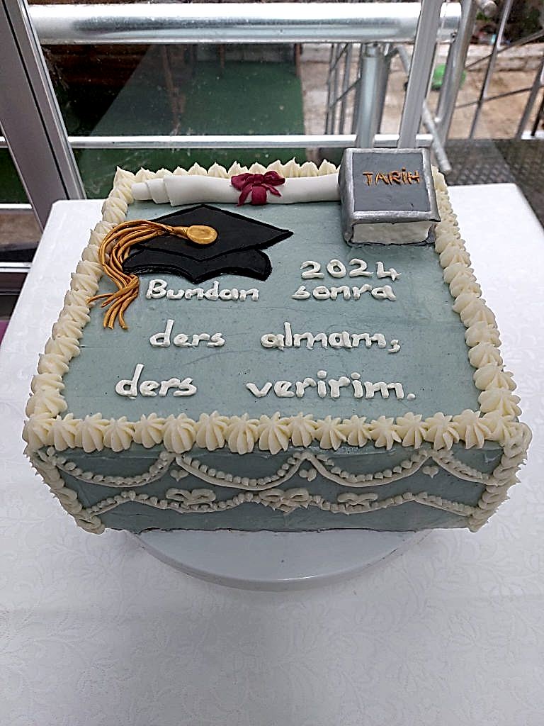 Aynı gün içinde teslim için 07:00 - 18:00 saatleri arasında sipariş verebilirsiniz
Not : Özel Tasarım Pastalar İçin 2 Gün Önce Sipariş Verebilirsiniz