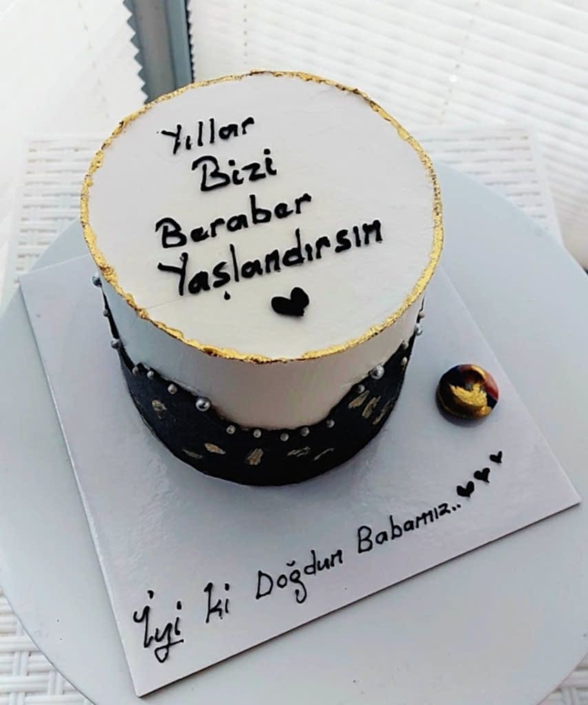 Aynı gün içinde teslim için 07:00 - 18:00 saatleri arasında sipariş verebilirsiniz
Not : Özel Tasarım Pastalar İçin 2 Gün Önce Sipariş Verebilirsiniz