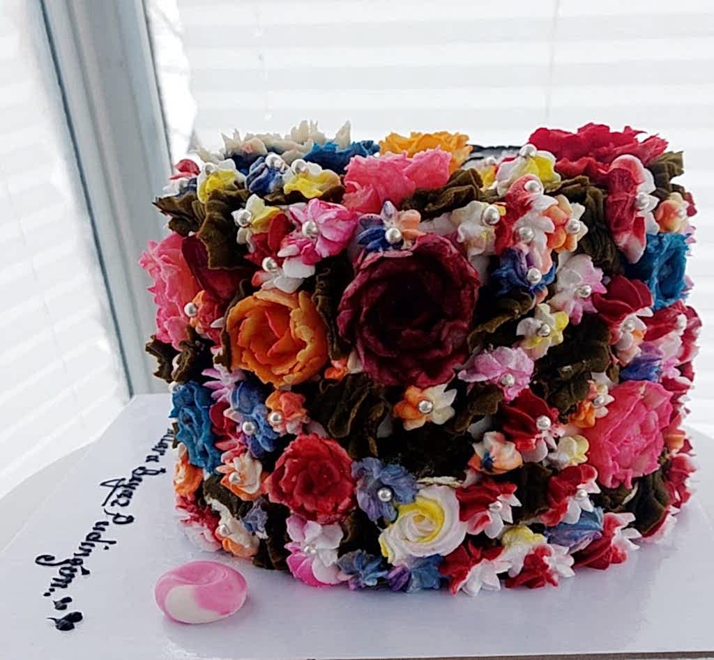 Aynı gün içinde teslim için 07:00 - 18:00 saatleri arasında sipariş verebilirsiniz
Not : Özel Tasarım Pastalar İçin 2 Gün Önce Sipariş Verebilirsiniz