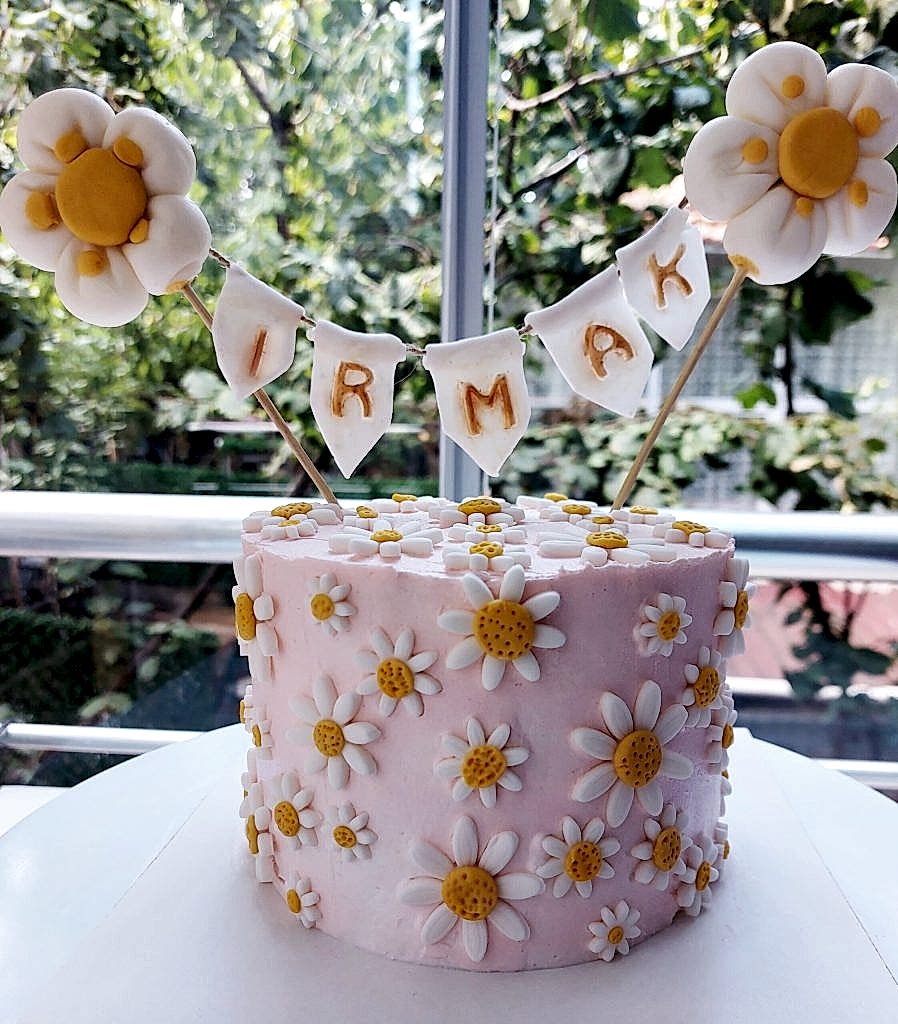 Aynı gün içinde teslim için 07:00 - 18:00 saatleri arasında sipariş verebilirsiniz
Not : Özel Tasarım Pastalar İçin 2 Gün Önce Sipariş Verebilirsiniz