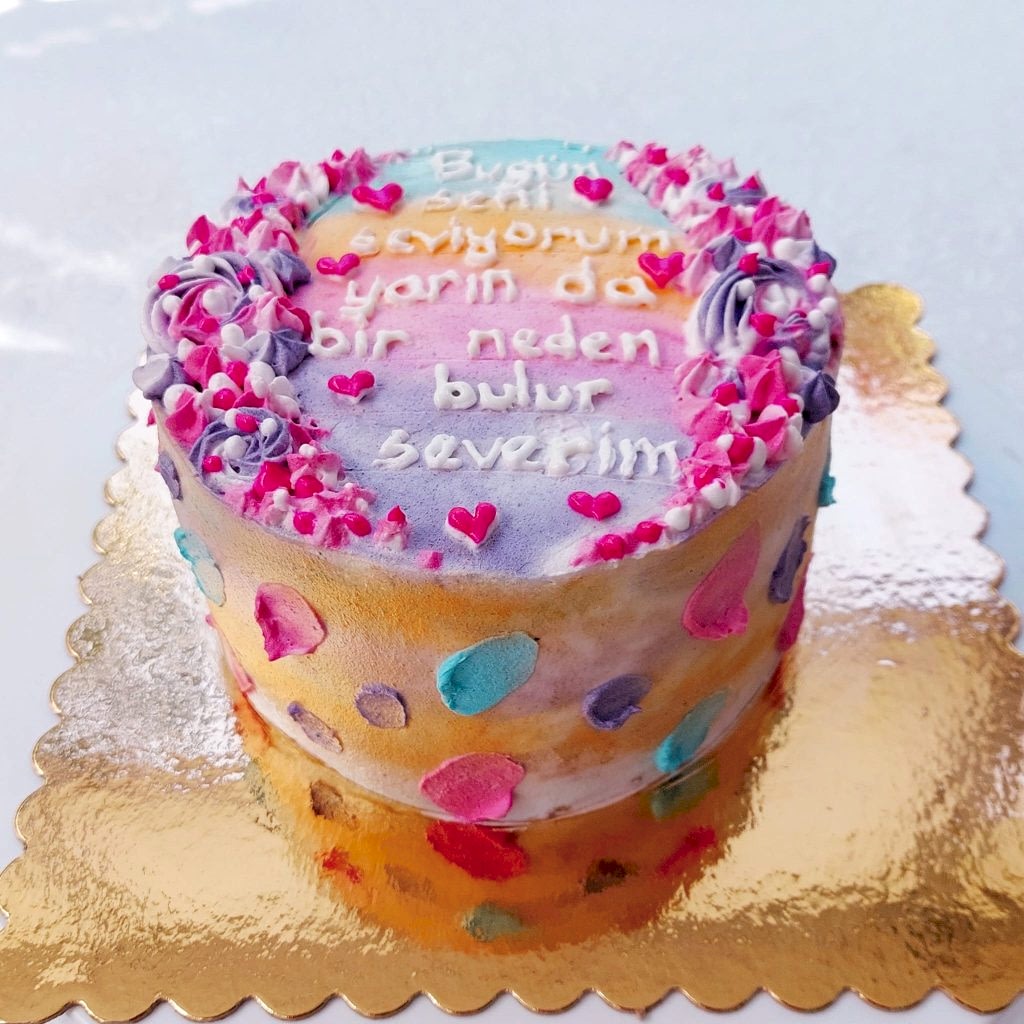 Aynı gün içinde teslim için 07:00 - 18:00 saatleri arasında sipariş verebilirsiniz
Not : Özel Tasarım Pastalar İçin 2 Gün Önce Sipariş Verebilirsiniz