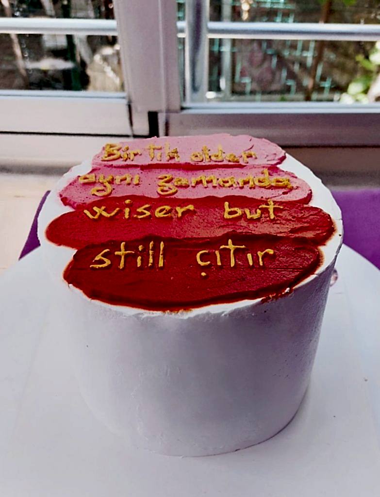 Aynı gün içinde teslim için 07:00 - 18:00 saatleri arasında sipariş verebilirsiniz
Not : Özel Tasarım Pastalar İçin 2 Gün Önce Sipariş Verebilirsiniz