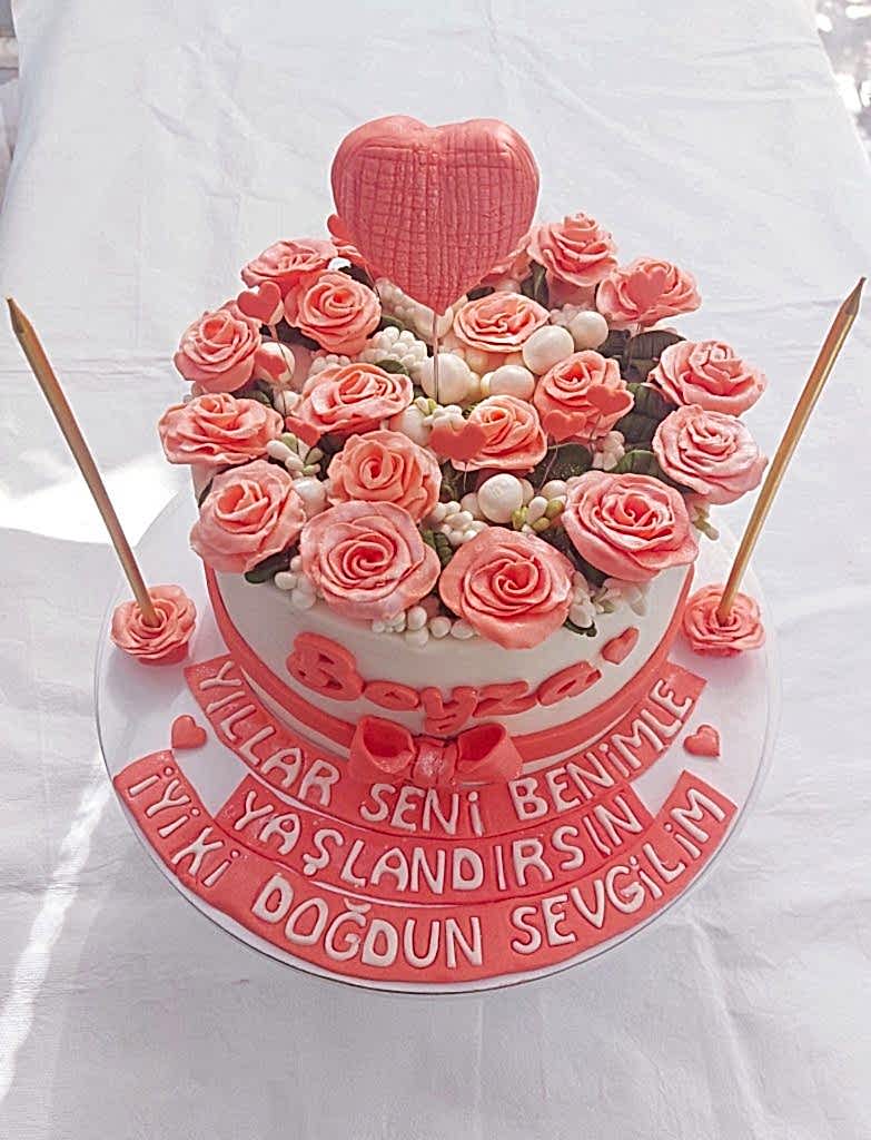 Aynı gün içinde teslim için 07:00 - 18:00 saatleri arasında sipariş verebilirsiniz
Not : Özel Tasarım Pastalar İçin 2 Gün Önce Sipariş Verebilirsiniz