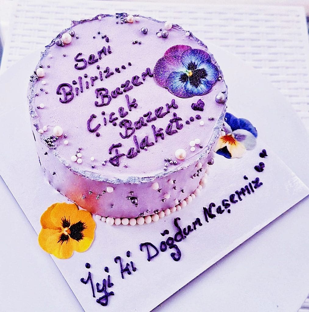 Aynı gün içinde teslim için 07:00 - 18:00 saatleri arasında sipariş verebilirsiniz
Not : Özel Tasarım Pastalar İçin 2 Gün Önce Sipariş Verebilirsiniz