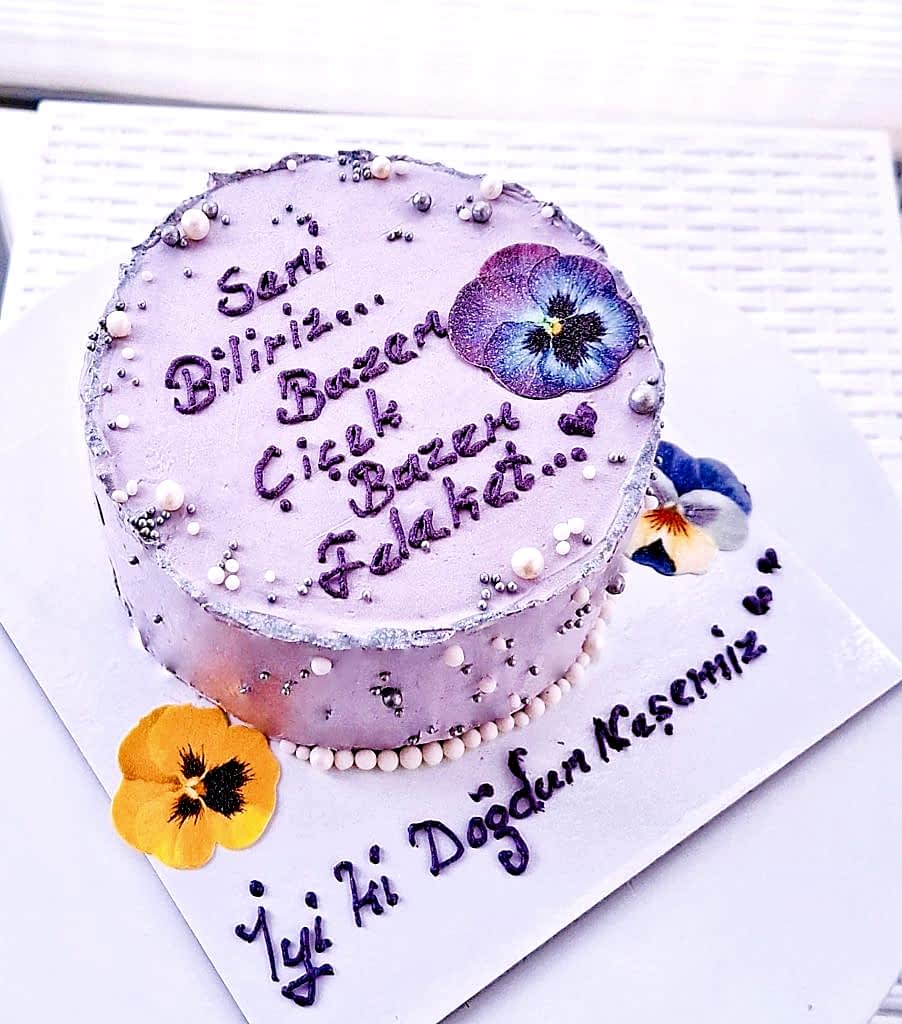 Aynı gün içinde teslim için 07:00 - 18:00 saatleri arasında sipariş verebilirsiniz
Not : Özel Tasarım Pastalar İçin 2 Gün Önce Sipariş Verebilirsiniz