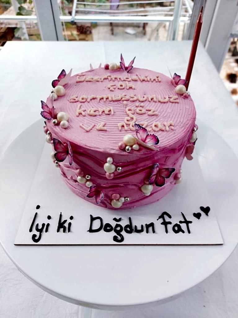 Aynı gün içinde teslim için 07:00 - 18:00 saatleri arasında sipariş verebilirsiniz
Not : Özel Tasarım Pastalar İçin 2 Gün Önce Sipariş Verebilirsiniz