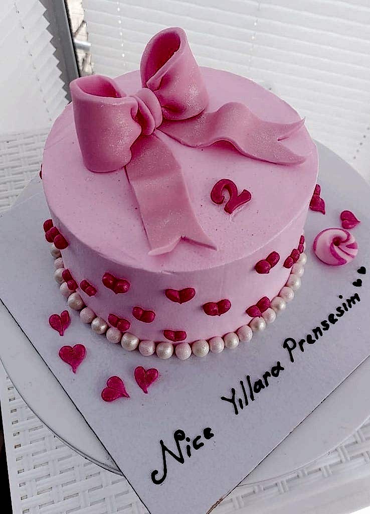 Aynı gün içinde teslim için 07:00 - 18:00 saatleri arasında sipariş verebilirsiniz
Not : Özel Tasarım Pastalar İçin 2 Gün Önce Sipariş Verebilirsiniz