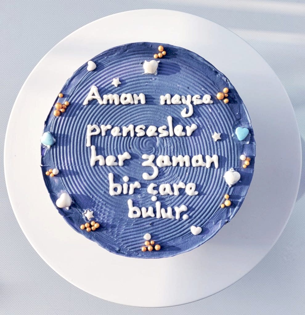 Aynı gün içinde teslim için 07:00 - 18:00 saatleri arasında sipariş verebilirsiniz
Not : Özel Tasarım Pastalar İçin 2 Gün Önce Sipariş Verebilirsiniz