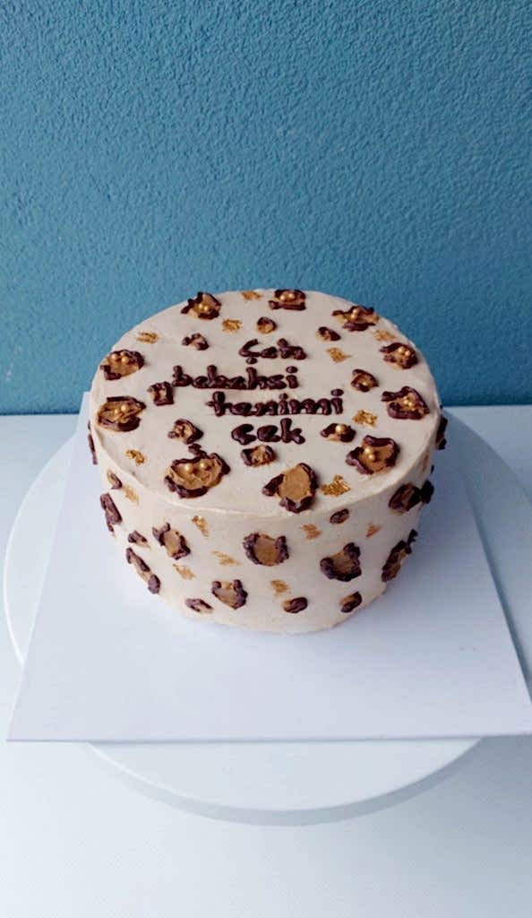 Aynı gün içinde teslim için 07:00 - 18:00 saatleri arasında sipariş verebilirsiniz
Not : Özel Tasarım Pastalar İçin 2 Gün Önce Sipariş Verebilirsiniz