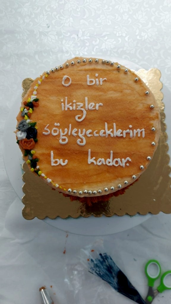 Aynı gün içinde teslim için 07:00 - 18:00 saatleri arasında sipariş verebilirsiniz
Not : Özel Tasarım Pastalar İçin 2 Gün Önce Sipariş Verebilirsiniz